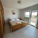 Apartamento Elli - Parking, Garden, Bbq Pula