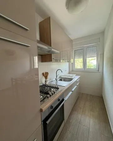 Elli - Parking, Garden, Bbq Pula