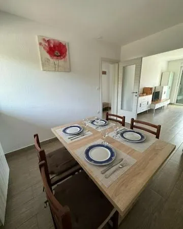 Elli - Parking, Garden, Bbq Apartment *